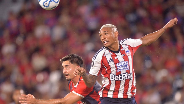 ¿Era penal para Cerro Porteño vs. Junior? Polémica en Libertadores