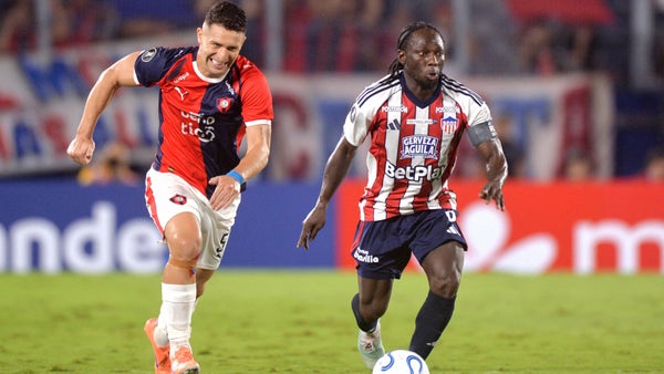 Junior perdonó y cayó ante Cerro Porteño en la Libertadores