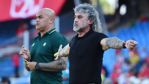 ¿Qué pasa con Leonel Álvarez y su cuerpo técnico en Bucaramanga?