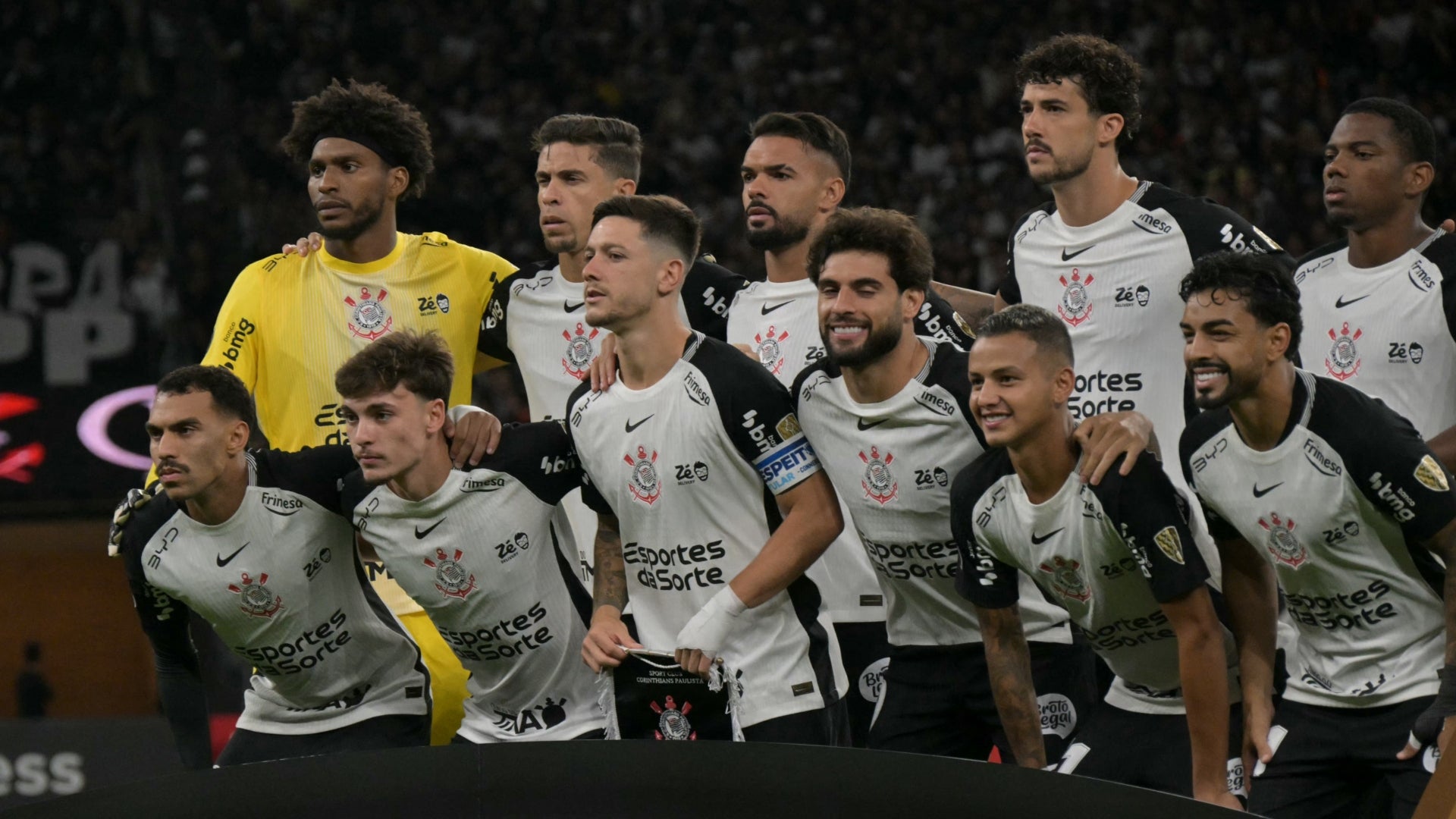Hugo Souza, portero de Corinthians, evitó golazo de Santa Fe en Libertadores - AFP