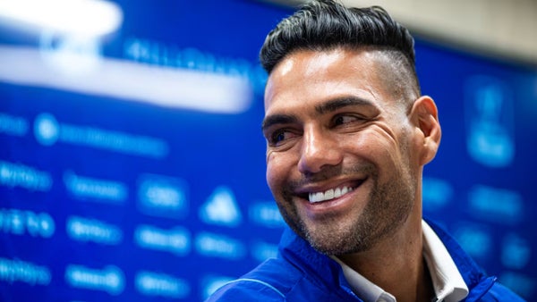 Falcao recibió reconocimiento especial de la Europa League