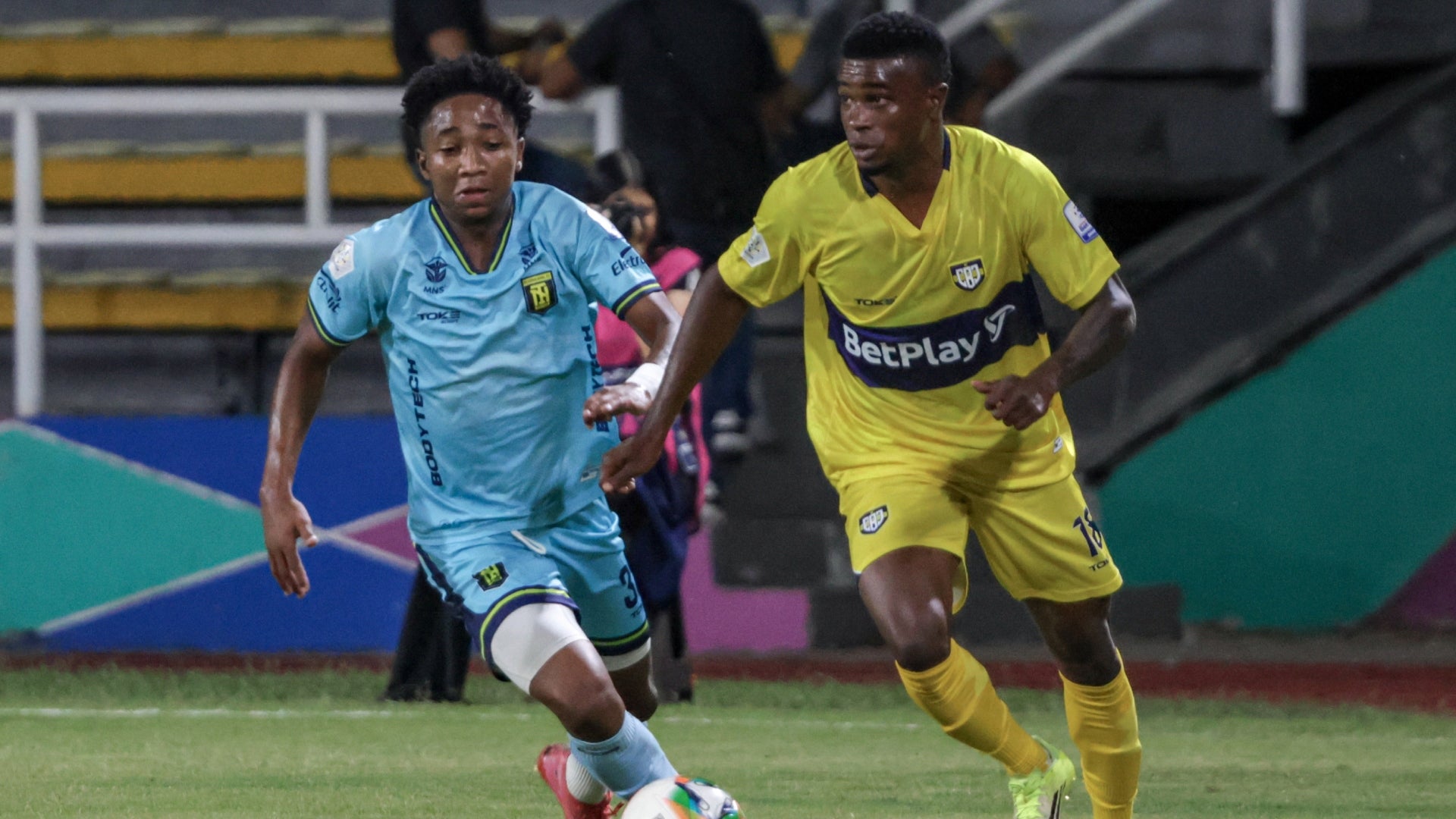 Boca Juniors pidió penalti por aparente puñetazo vs. Inter Palmira - VizzorImage