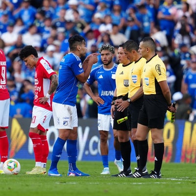 Millonarios tomó una seria medida contra el arbitraje ante Santa Fe