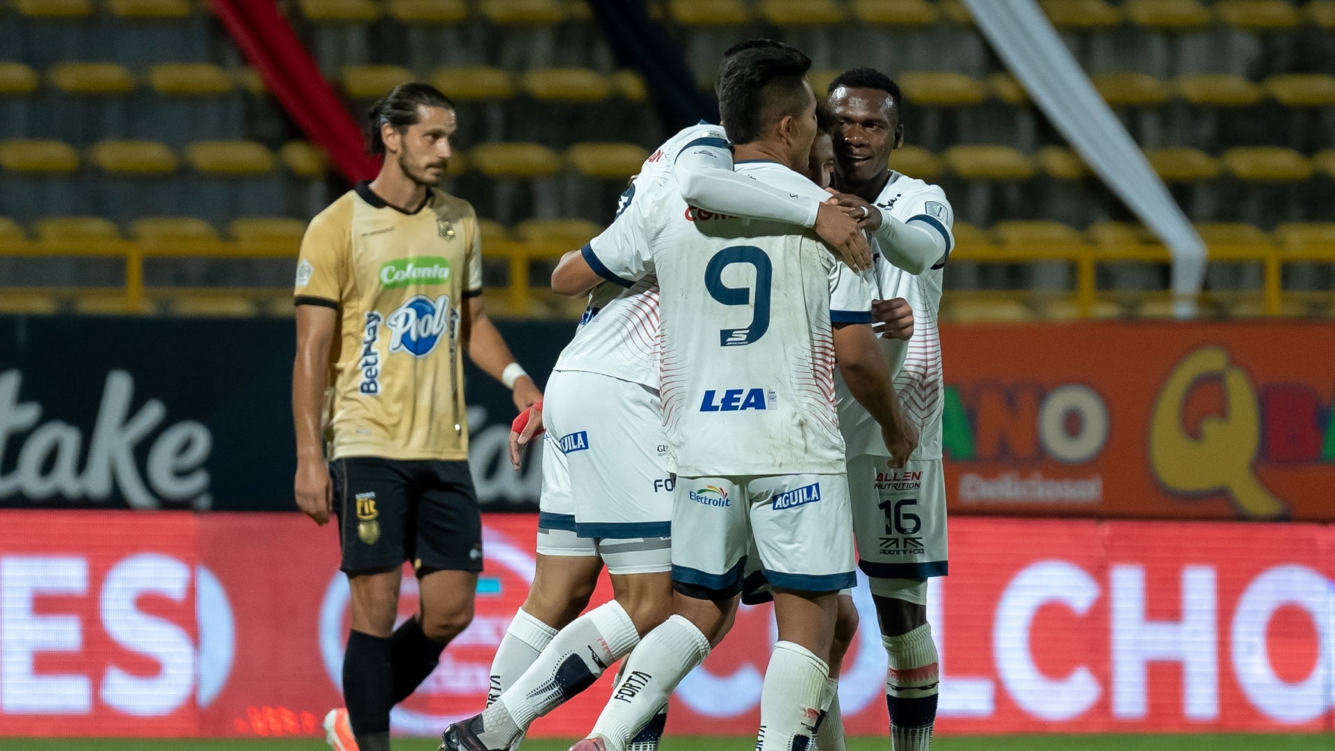 Fortaleza ratifica su pelea por los 8 tras vencer a Águilas Doradas - VizzorImage