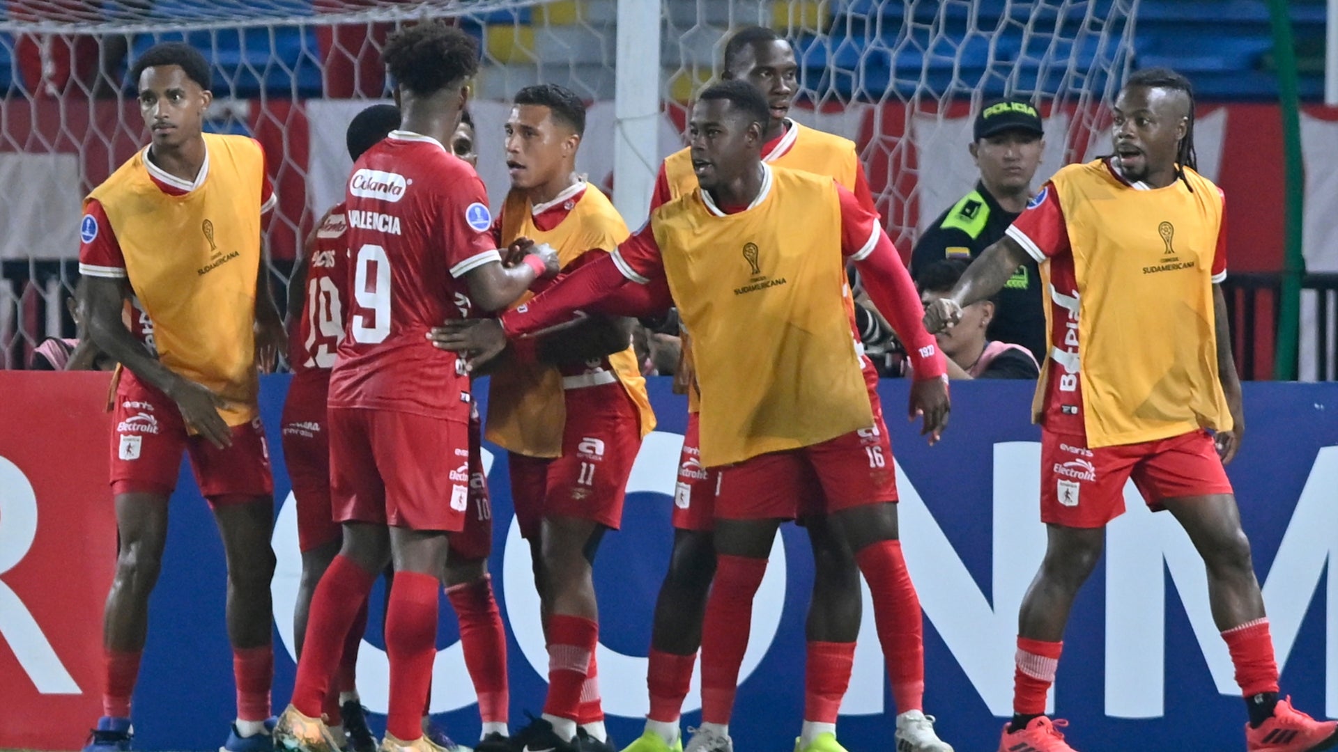 América sorprende con tres bajas clave para recibir a Millonarios - VizzorImage