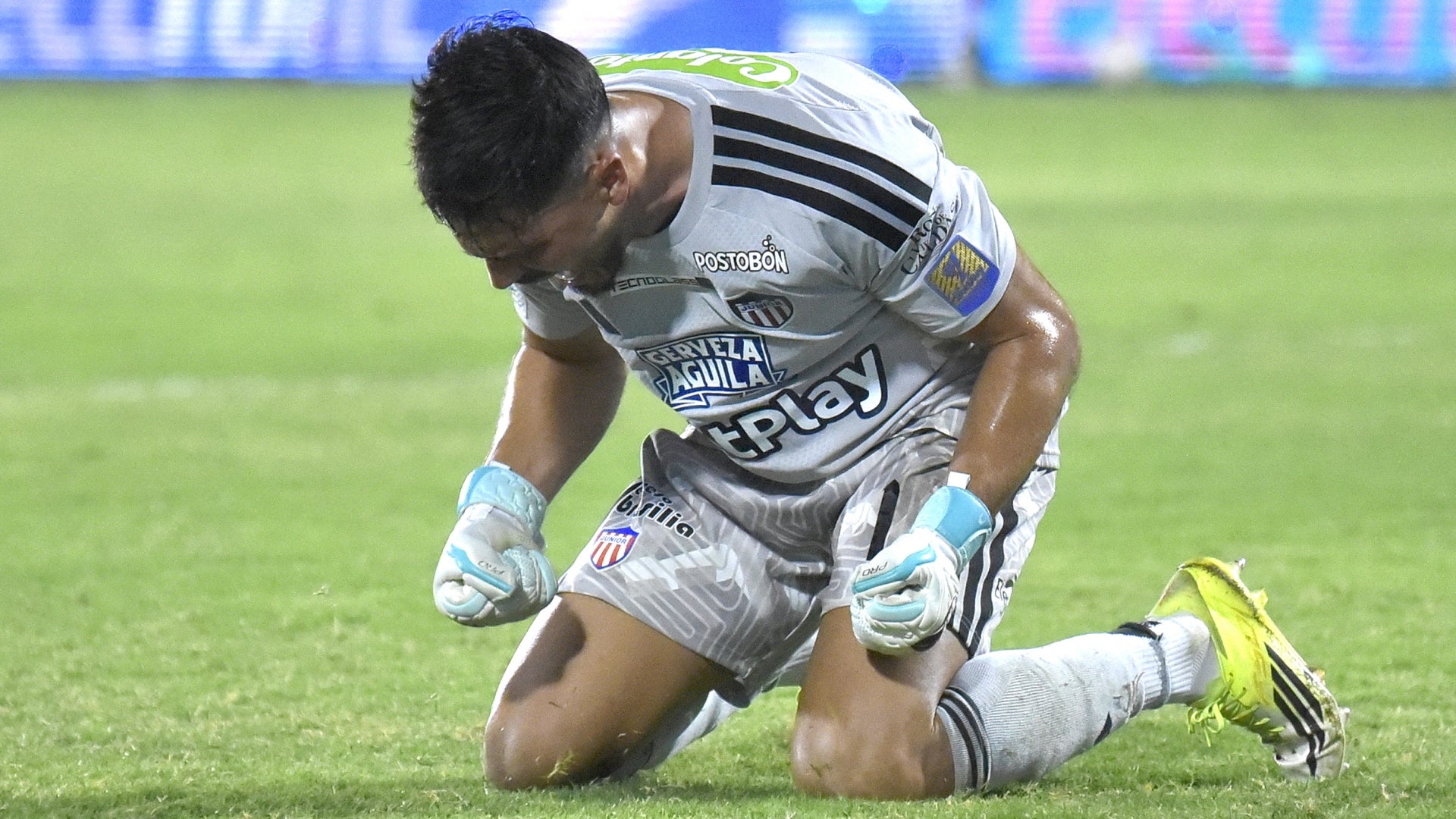 Junior se salvó del gol de Llaneros por atajadón de Silveira - VizzorImage