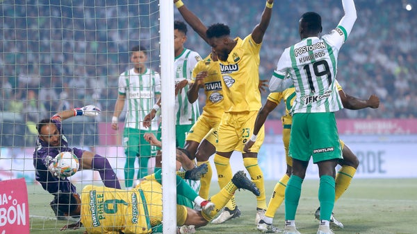 Nacional busca romper racha negativa ante Bucaramanga en el Atanasio