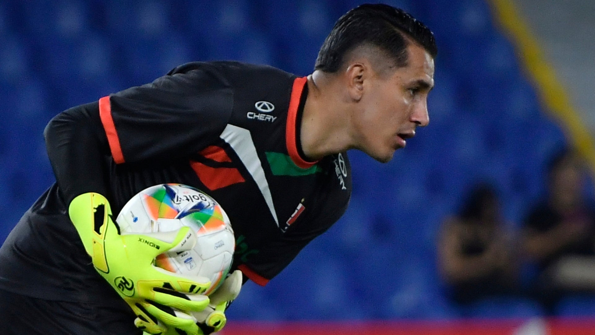 Inter Bogotá le empató a Once Caldas por error del portero Parra - VizzorImage