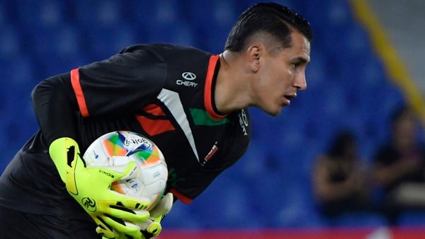 Inter Bogotá le empató a Once Caldas por error del portero Parra