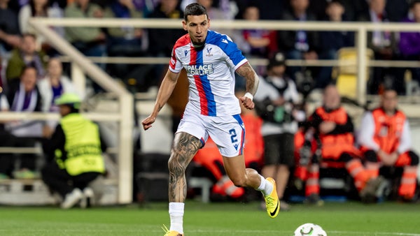 Daniel Muñoz anotó ante Liverpool y desató fuerte reclamo