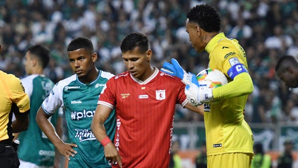 Pedro Gallese le negó el gol a Yeison Guzmán en Cali vs. América