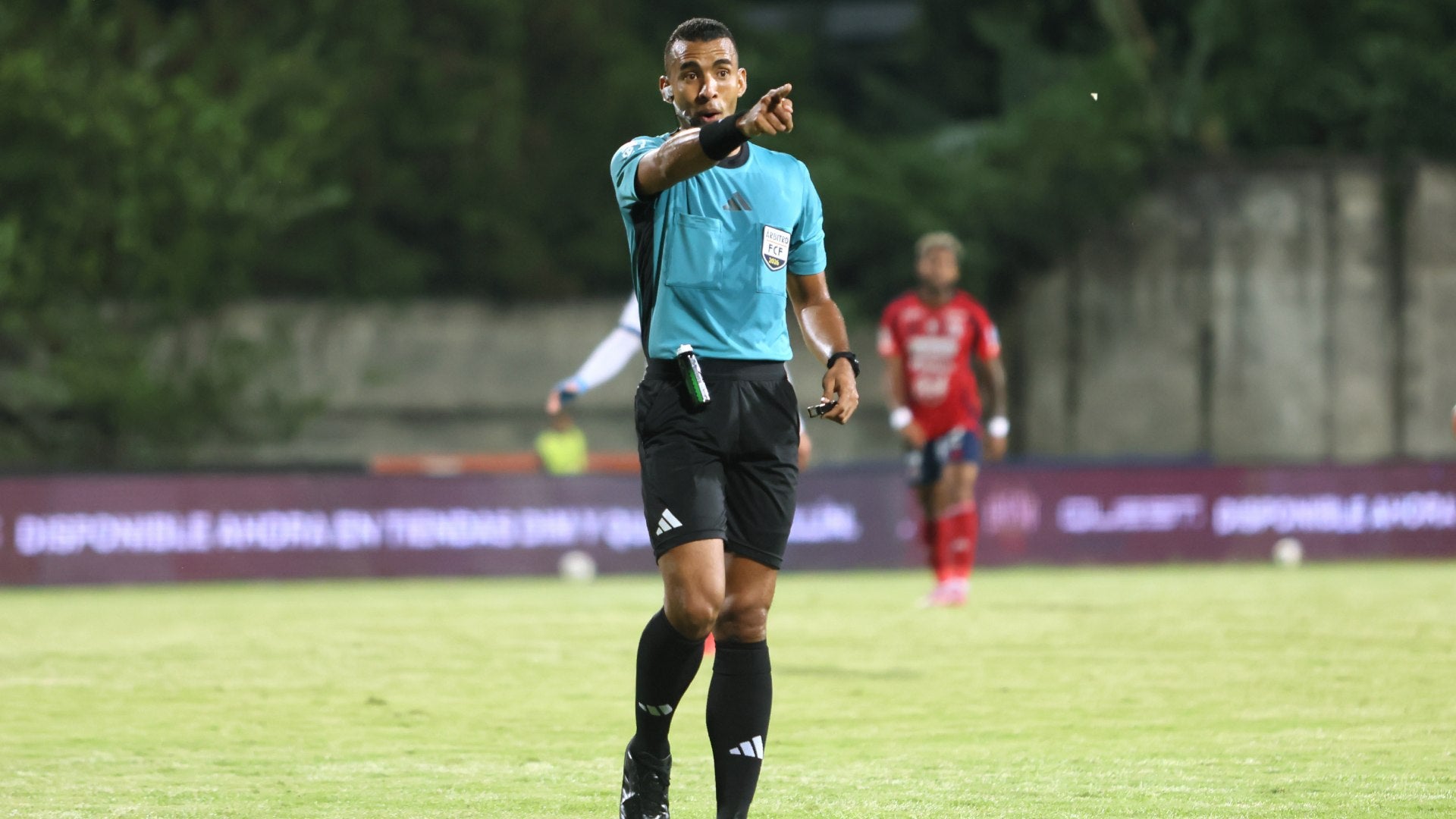 Árbitro de Medellín vs. Fortaleza se cayó