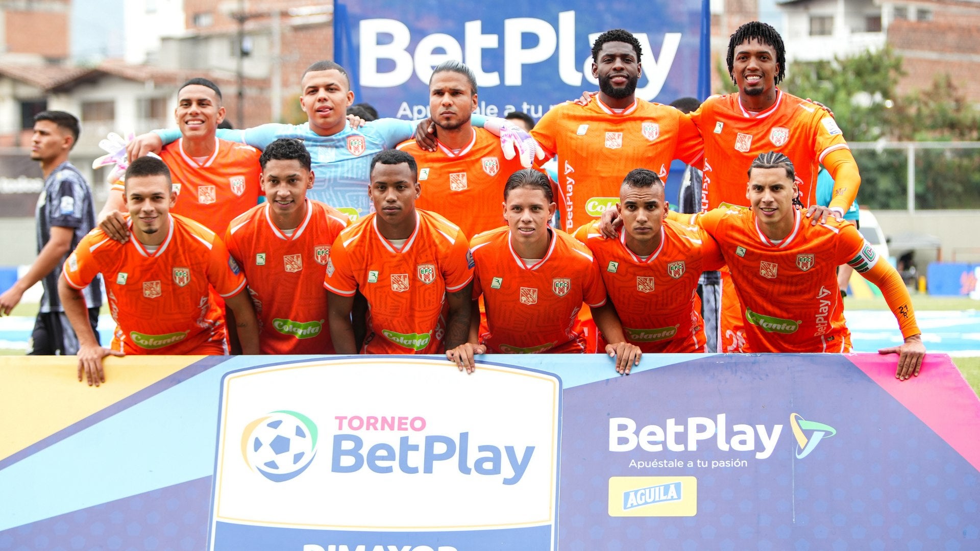 Envigado casi marca un golazo