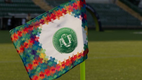 Chapecoense conmemora los 79 años de Nacional con emotiva publicación