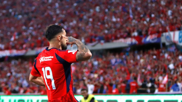 Con gol de Fydriszewsi, Medellín venció agónicamente a Cusco y respira en Libertadores - VizzorImage