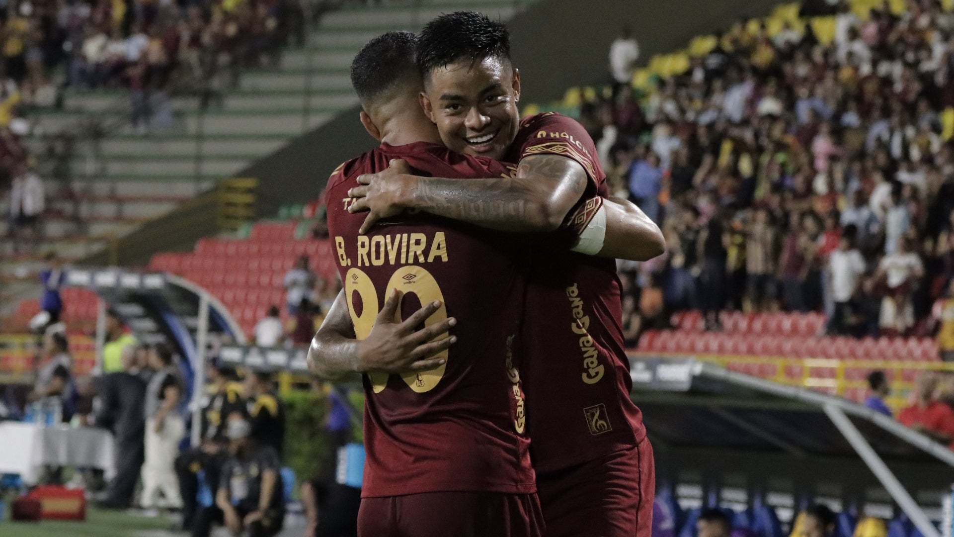 'Chino' Sandoval habló sobre sus exequipos