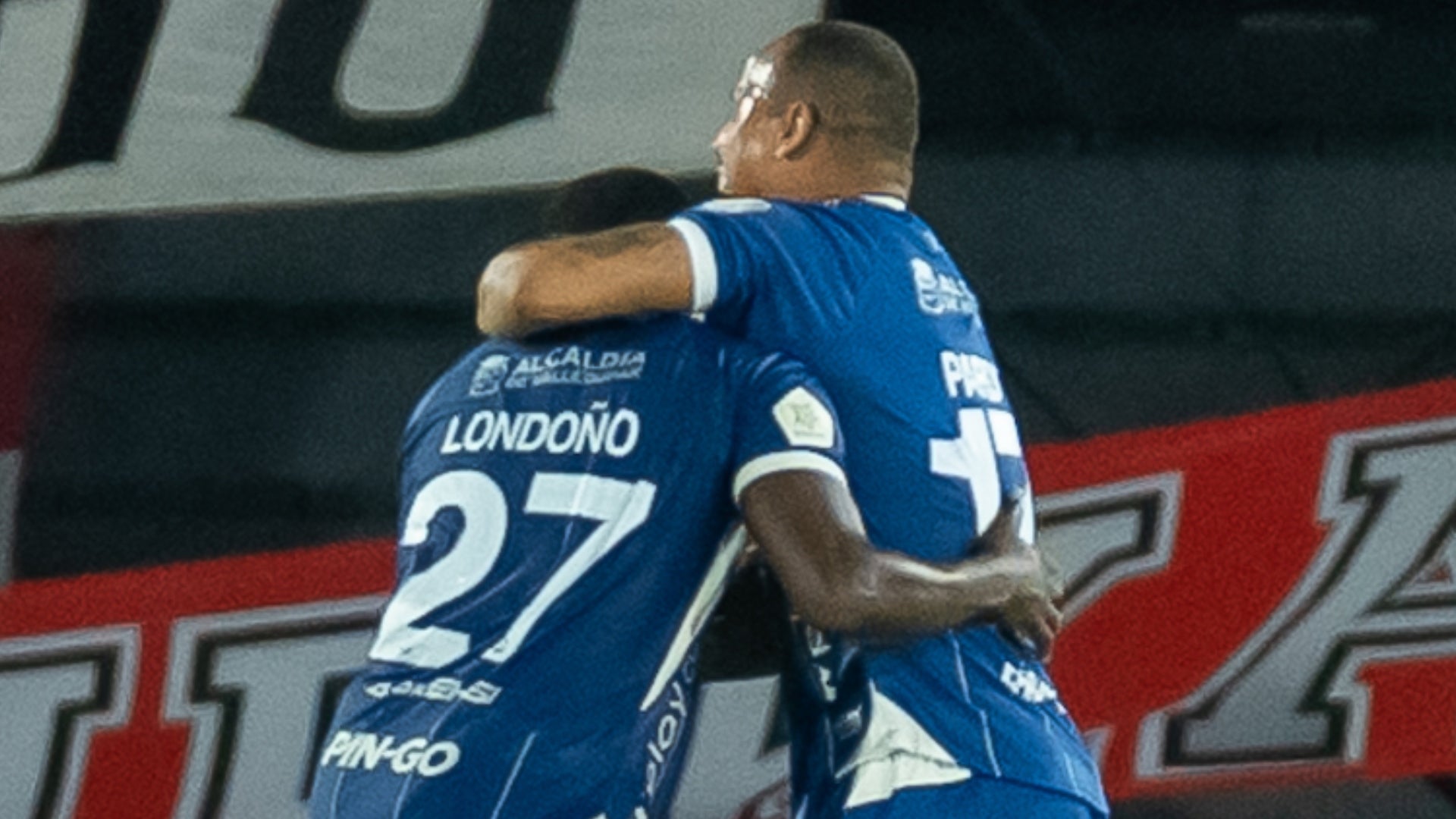 Alianza toma ventaja vs. Millonarios por golazo de Yeiner Londoño - VizzorImage