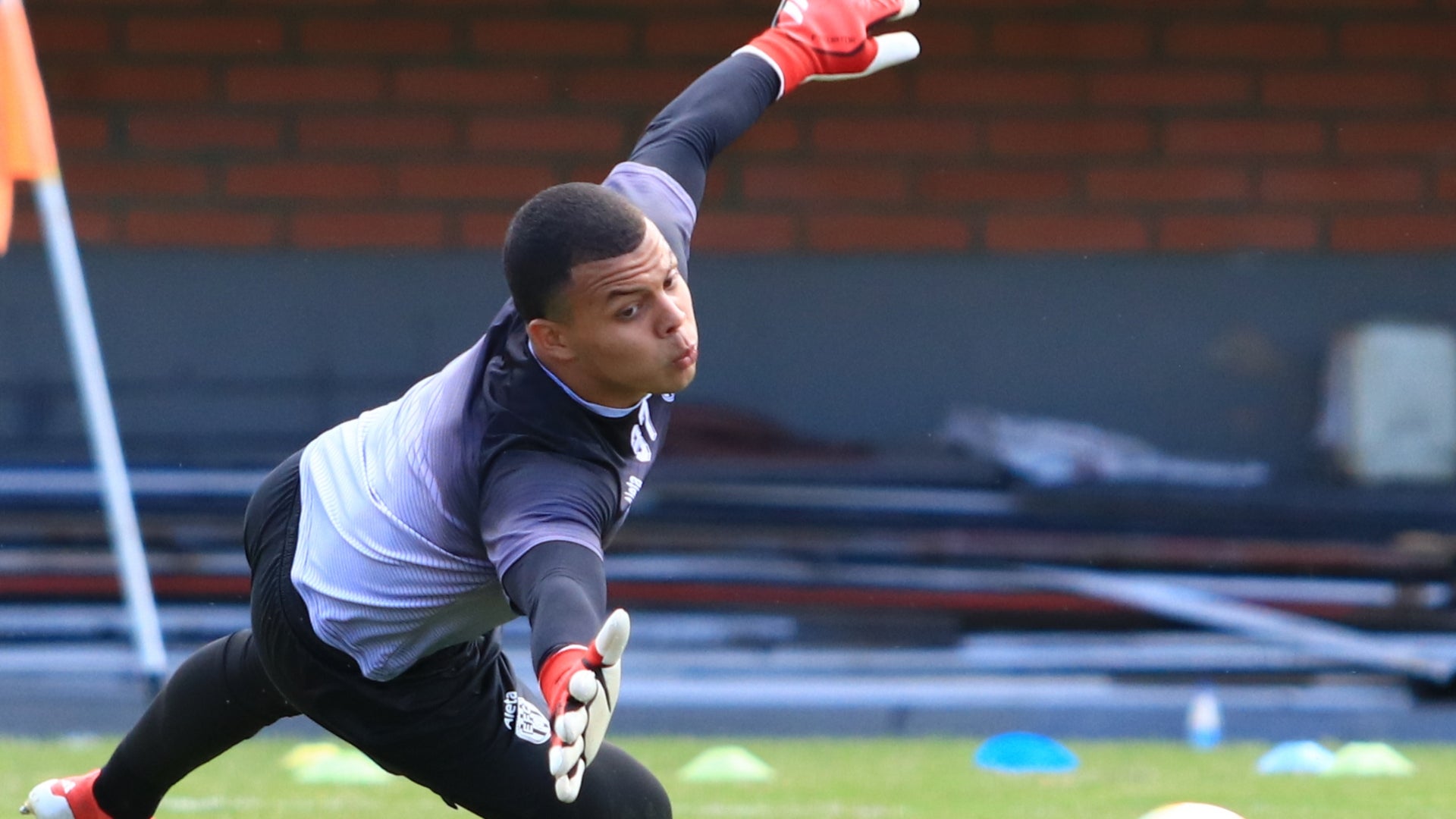 Envigado evitó el gol de Inter Palmira por atajadón de Tovar - VizzorImage