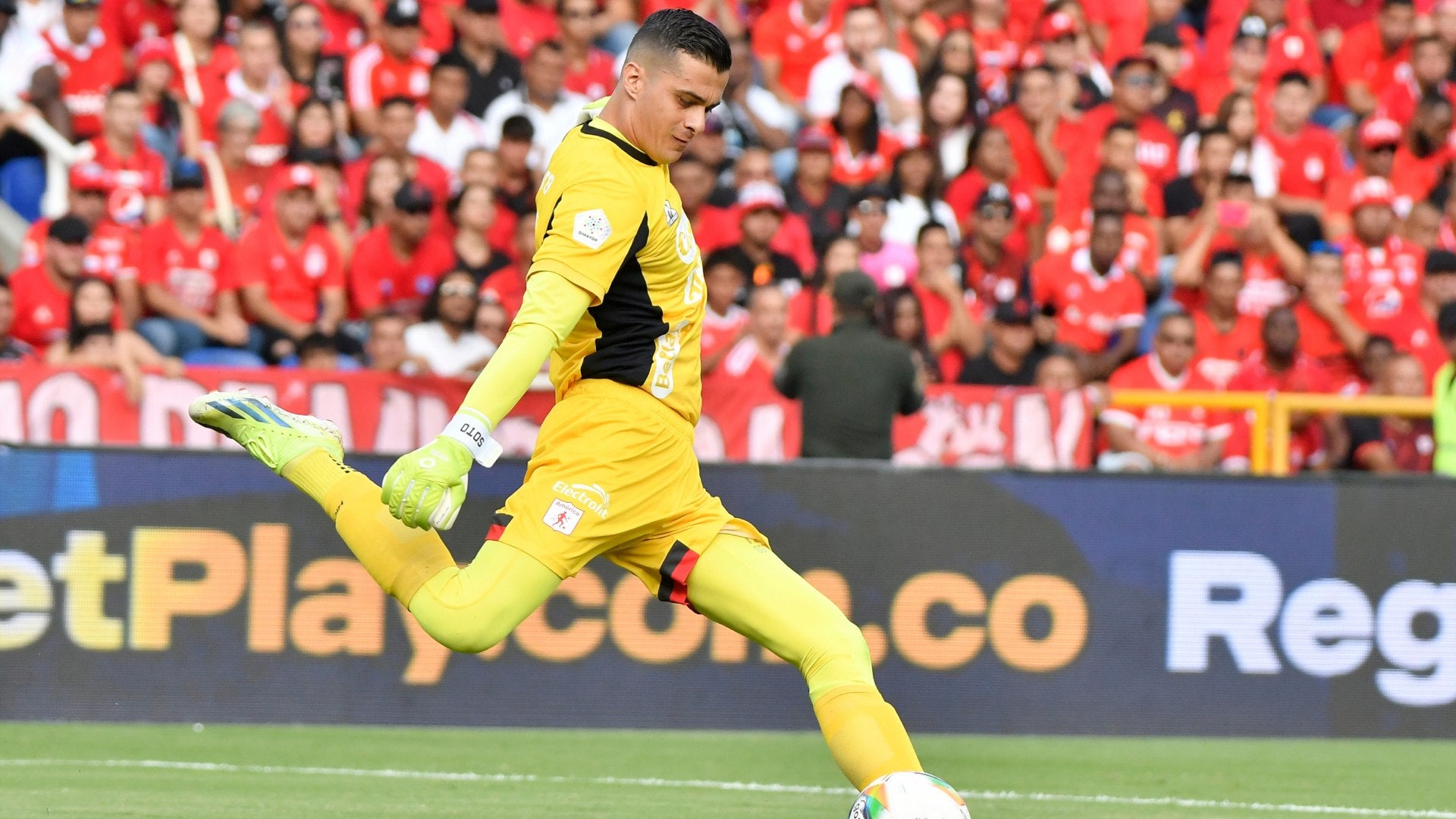 América tomaría una firme decisión sobre Jorge Soto