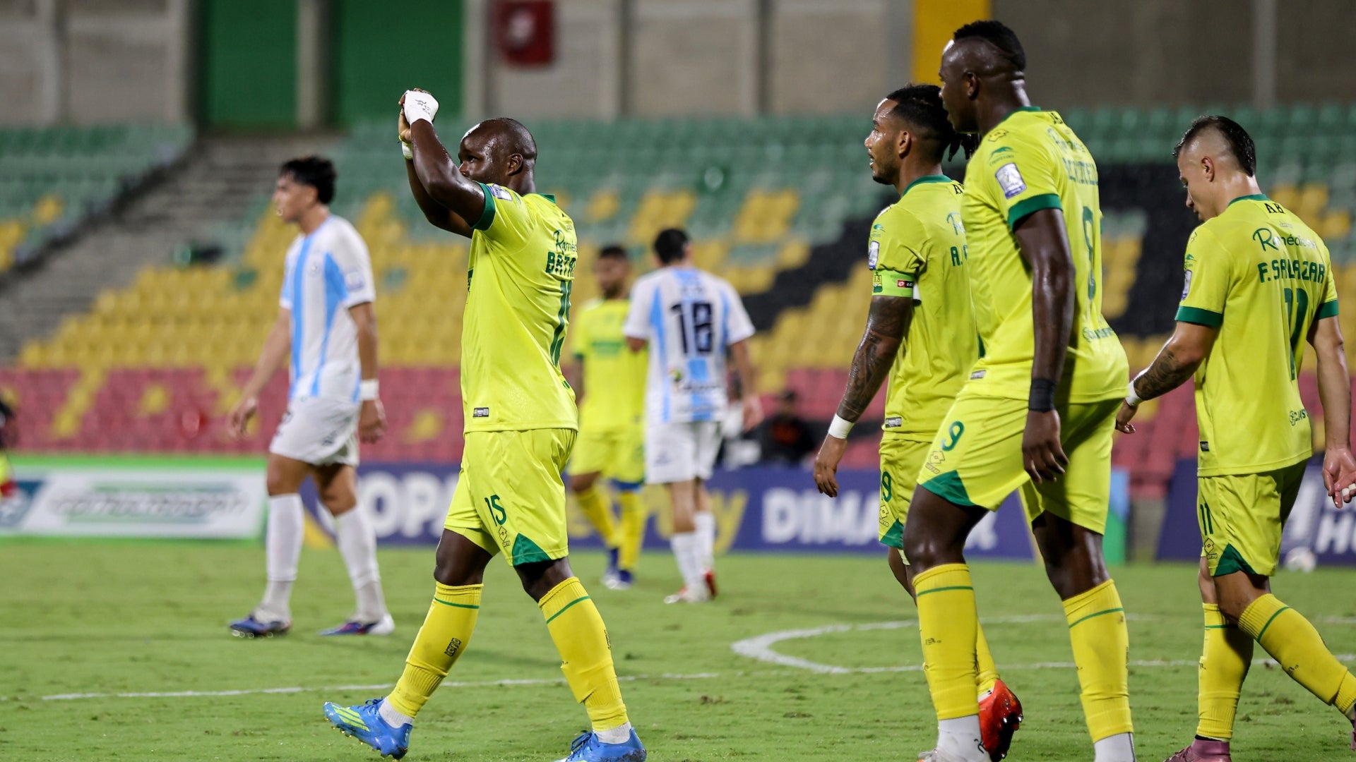 Bucaramanga aplastó 5-0 a Real Santander en debut de Copa BetPlay - VizzorImage