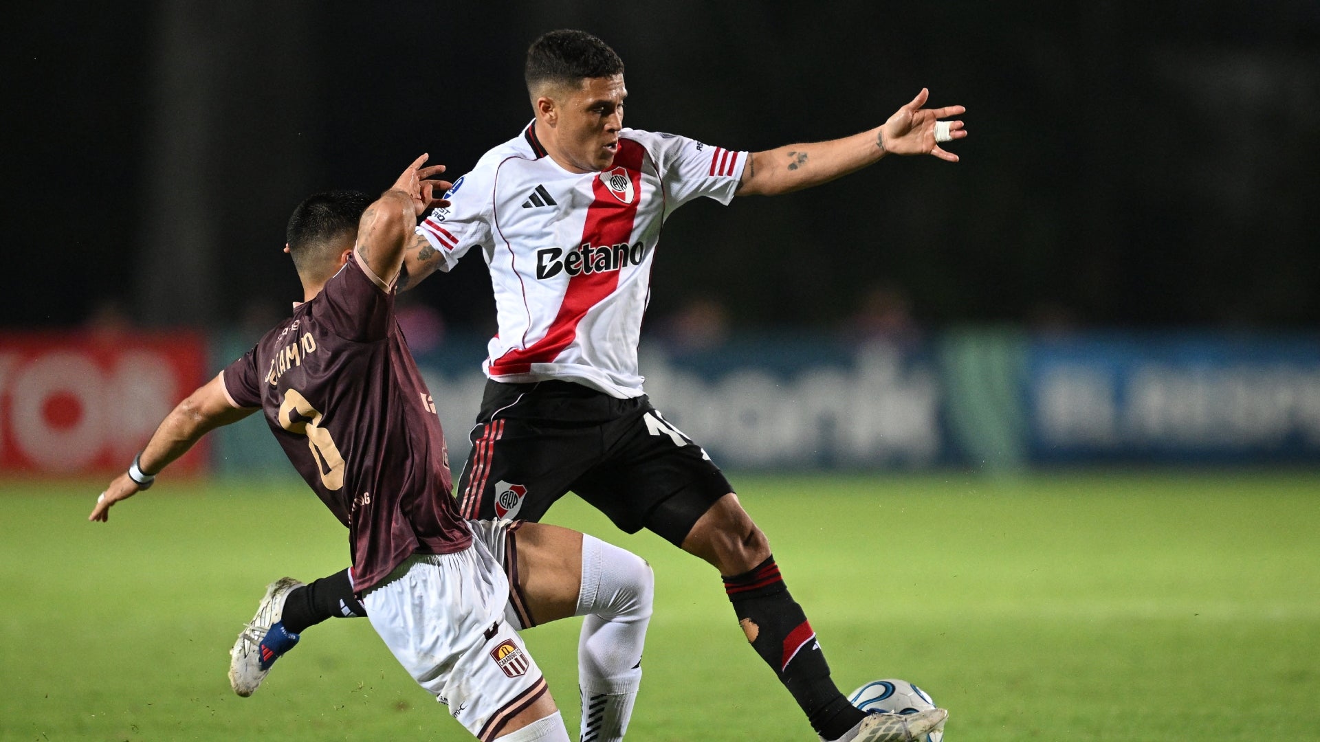 Juan Fernando Quintero erró penal, pero dio asistencia en triunfo de River Plate vs. Carabobo - AFP