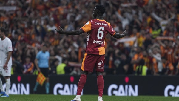 Galatasaray de Davinson y Yaser se queda con la Liga Galatasaray de Davinson y Yaser se queda con la Liga