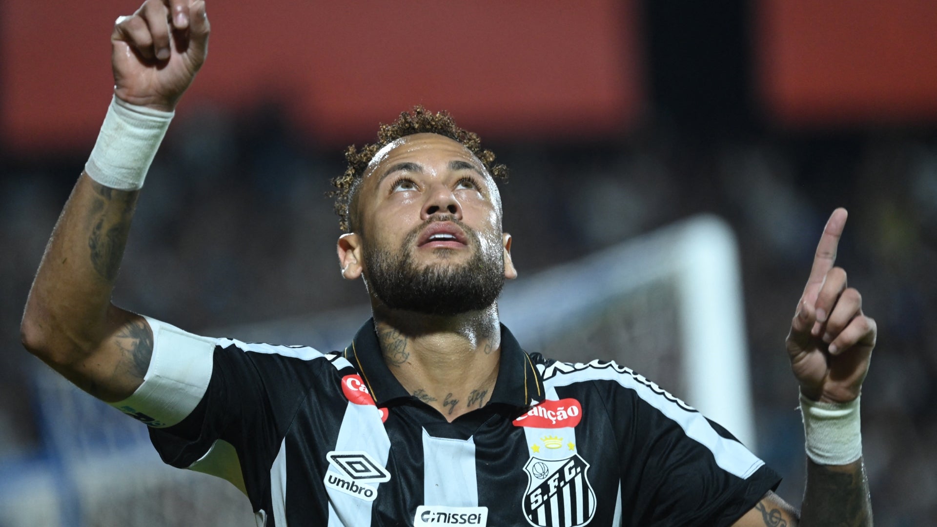 Neymar vuelve a anotar con Santos en Brasil