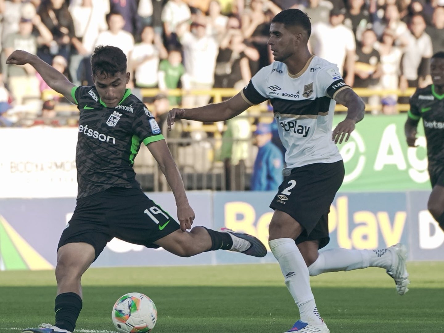 Imagem ilustrativa sobre Atlético Nacional bate Internacional de Bogotá por 3 a 0 e reaviva goleada de 7 a 1