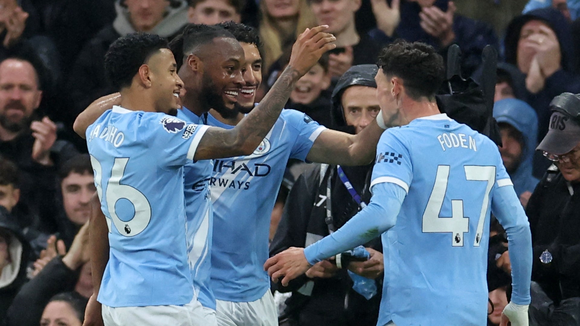 Manchester City aplastó a Crystal Palace y mete presión a Arsenal - AFP