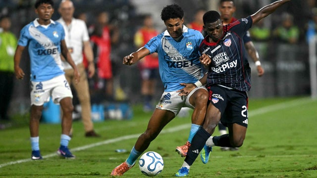 Junior vs. Sporting Cristal
