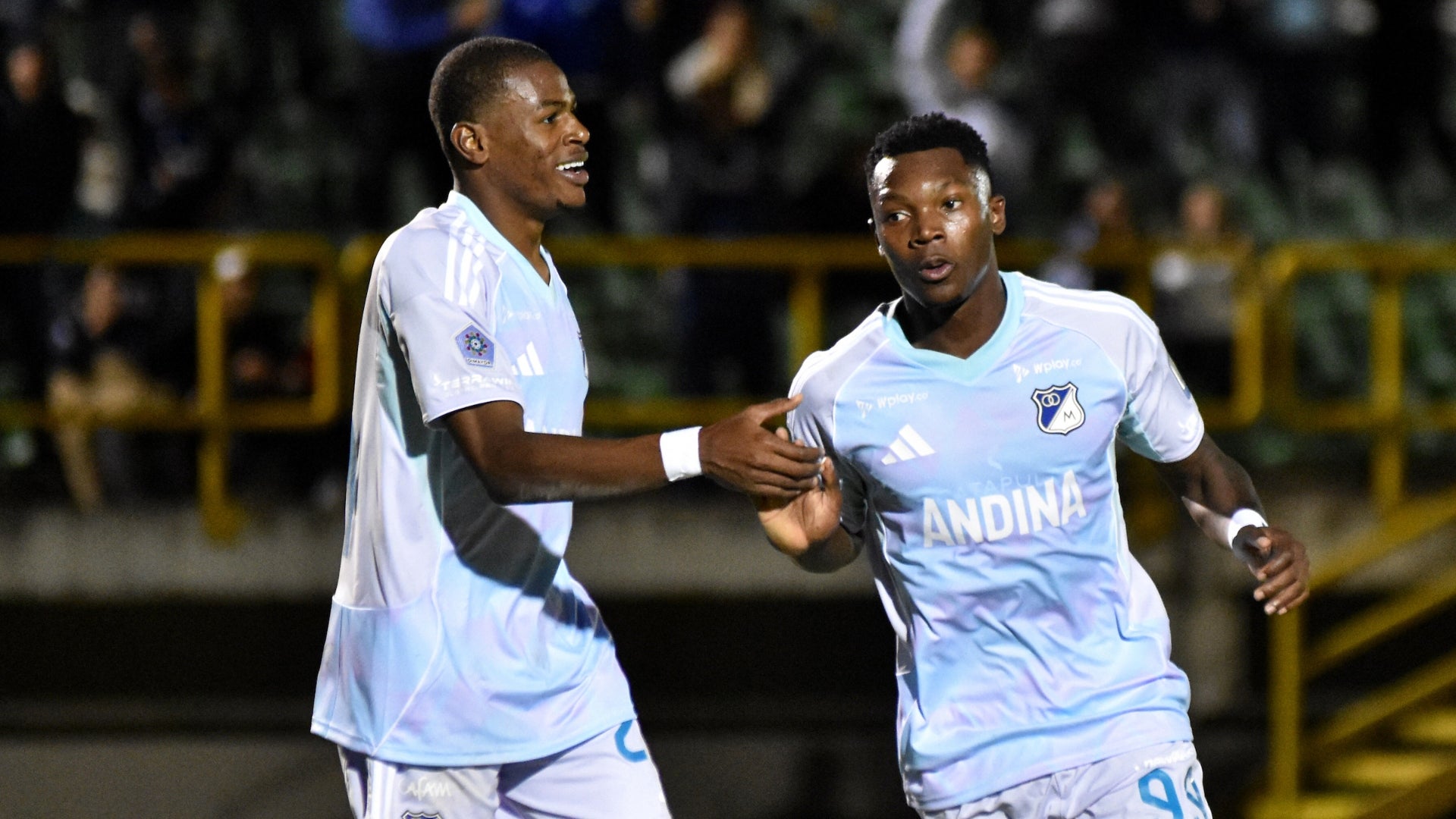 Millonarios celebró golazo de camerino de Hurtado vs. Boyacá Chicó - VizzorImage