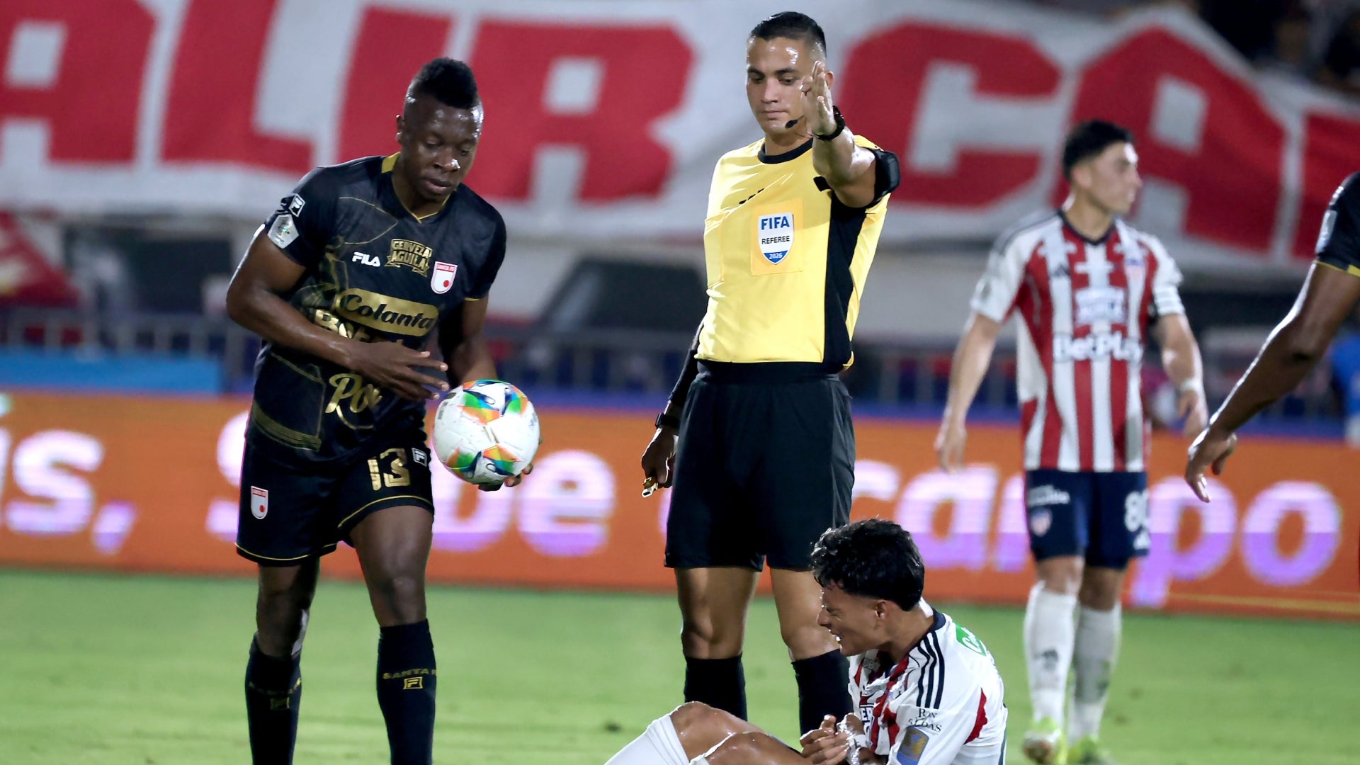 Polémica en Barranquilla: ¿Había penal de Santa Fe contra Junior? - VizzorImage