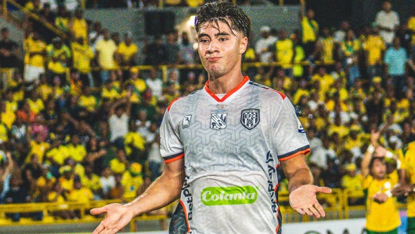 Envigado le remontó en la final ida a Real Cartagena por un triplete Envigado le remontó en la final ida a Real Cartagena por un triplete