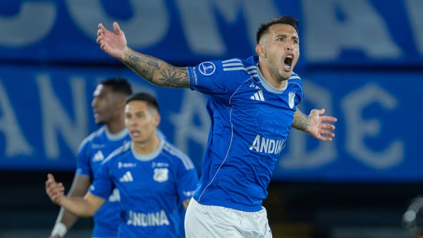 Hinchas de Millonarios piden barrida, pero rescatan a 3 jugadores Hinchas de Millonarios piden barrida, pero rescatan a 3 jugadores