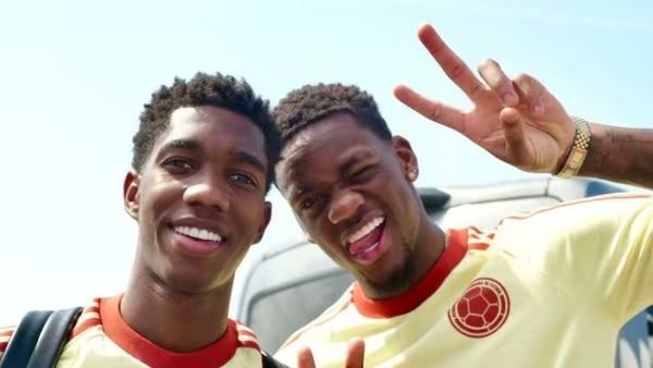 Jhon Durán y Yaser Asprilla aparecieron en plena celebración de Envigado Jhon Durán y Yaser Asprilla aparecieron en plena celebración de Envigado