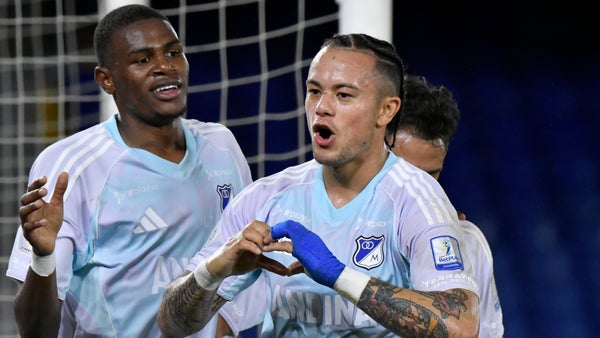 Millonarios aplastó 8-1 a Atlético y avanzó líder en Copa BetPlay Millonarios aplastó 8-1 a Atlético y avanzó líder en Copa BetPlay