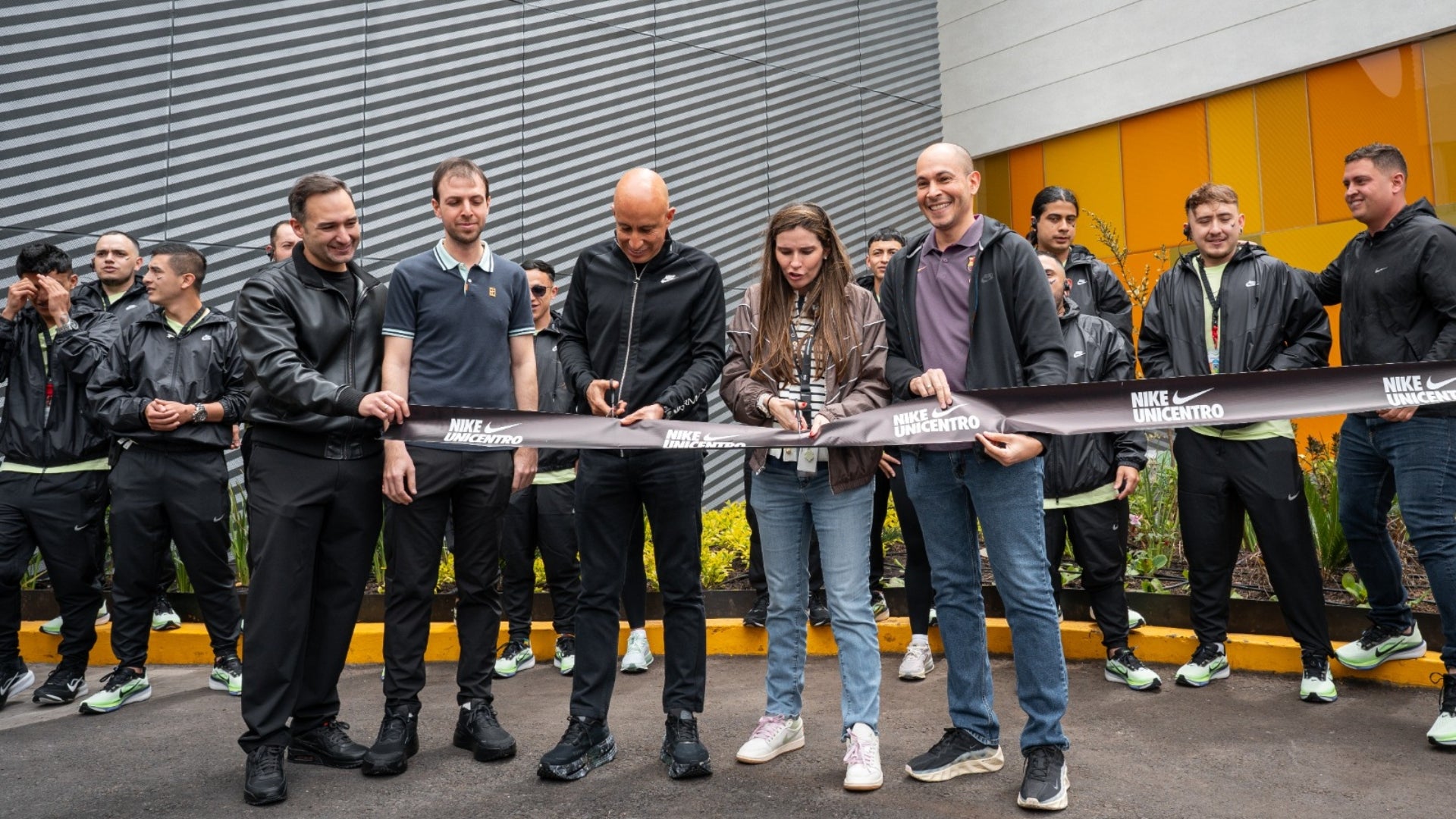 Bogotá abre las puertas a un innovador espacio para deportistas - NIke (1)