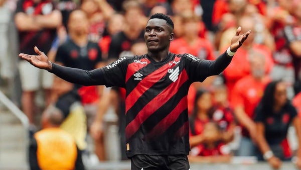 Kevin Viveros no para de marcar: golazo y liderato en Brasil Kevin Viveros no para de marcar: golazo y liderato en Brasil