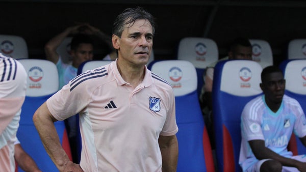 Millonarios analiza tres técnicos ante la posible salida de Fabián Bustos