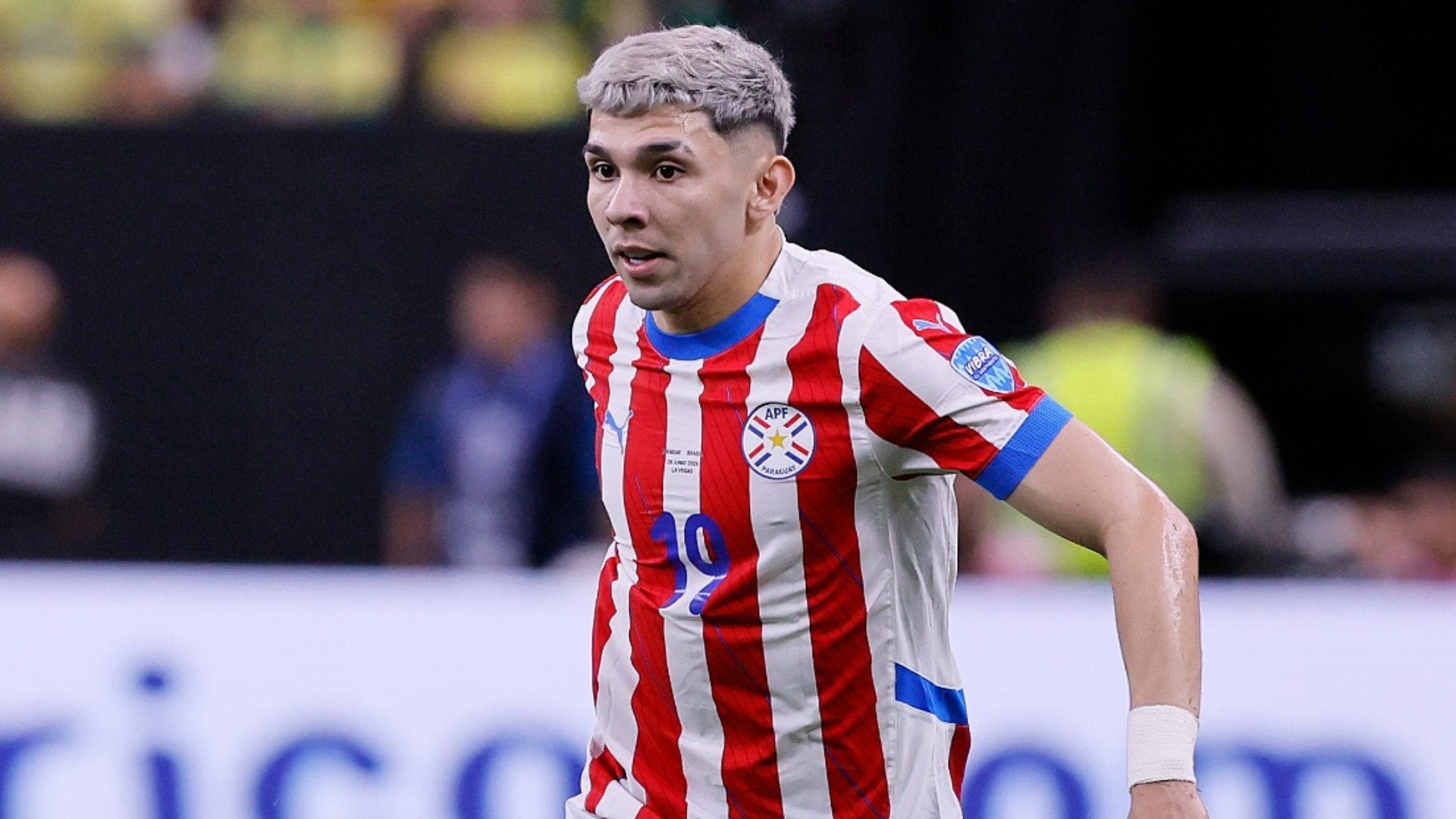 Paraguay se preocupa: Julio Enciso salió lesionado entre lágrimas - @Albirroja