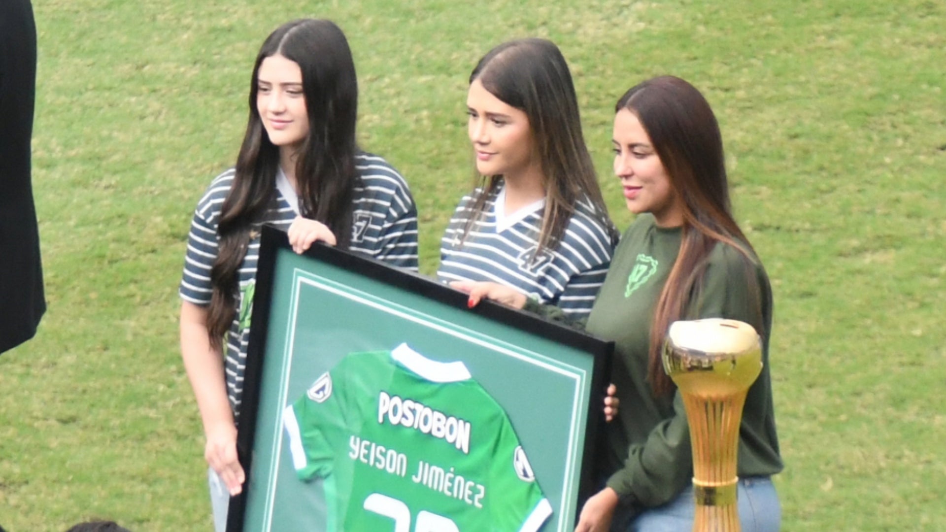 Atlético Nacional rindió emotivo homenaje a Yeison Jiménez - VizzorImage