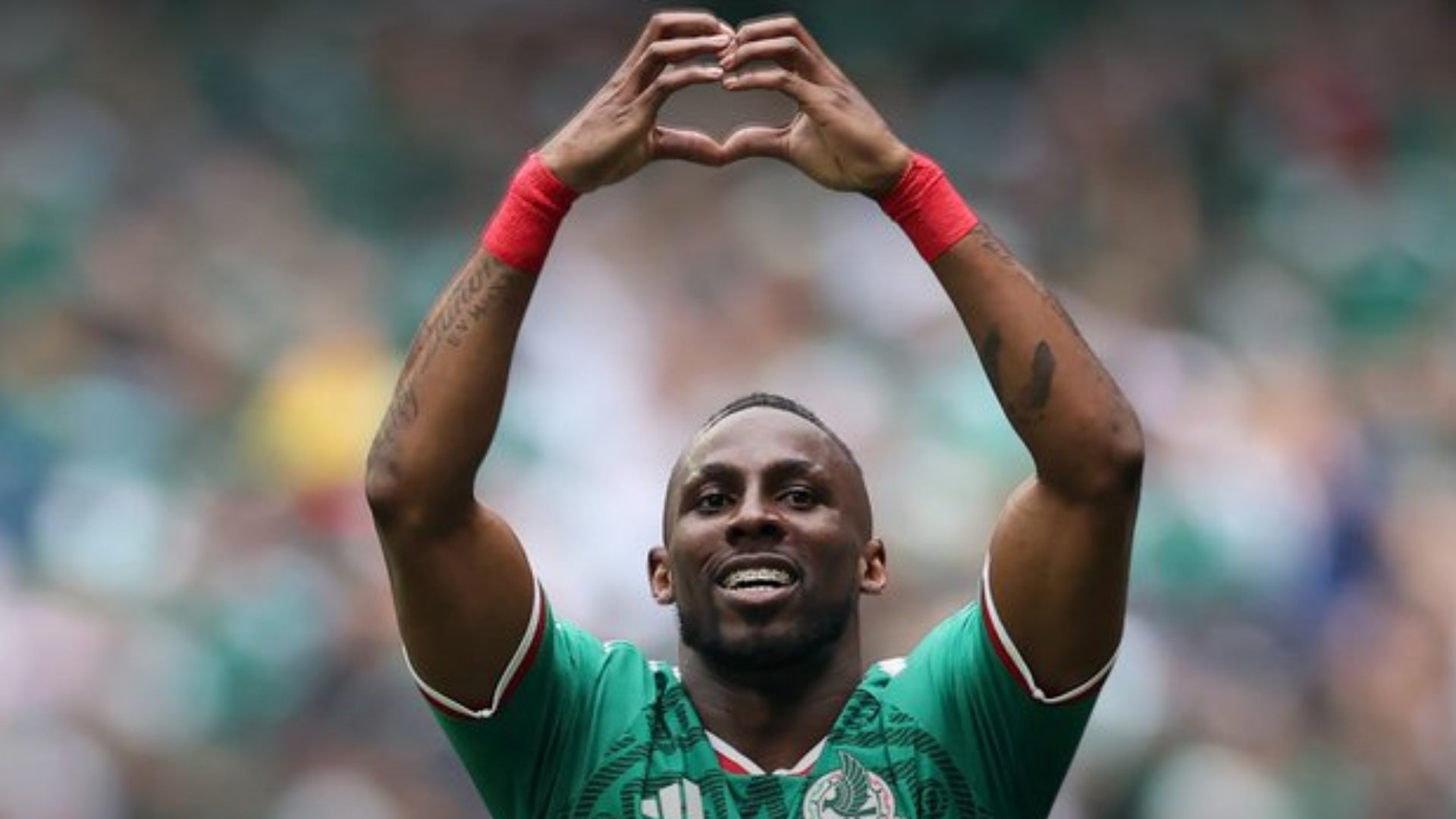 Julián Quiñónes, delantero colombiano que juega para la selección de México - FIFA