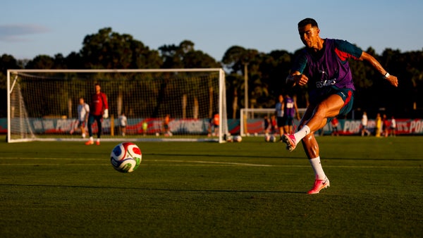 Cristiano Ronaldo y los colombianos que sigue antes del Mundial 2026