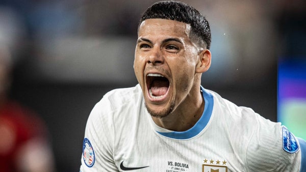 Uruguay estuvo cerca de celebrar golazo de Araújo ante Arabia Uruguay estuvo cerca de celebrar golazo de Araújo ante Arabia