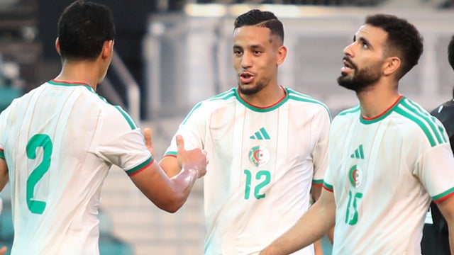 El VAR salvó a Argentina al anular jugada de gol de Argelia - @LesVerts
