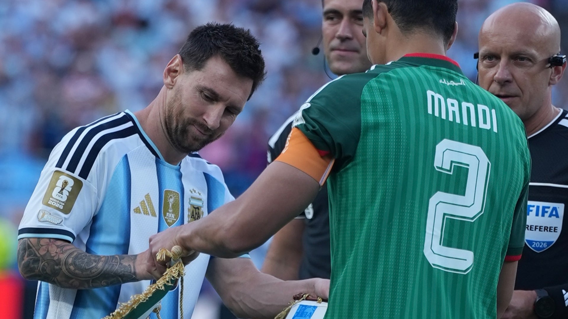 Polémica en Argentina vs. Argelia: ¿Debió ser expulsado Messi? - @LesVerts