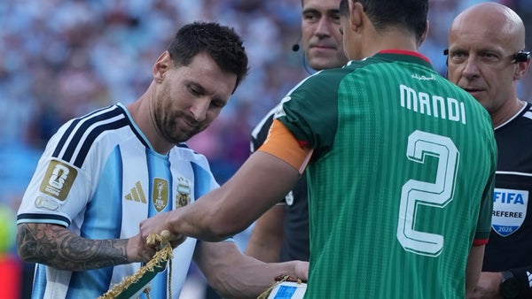 Polémica en Argentina vs. Argelia: ¿Debió ser expulsado Messi? Polémica en Argentina vs. Argelia: ¿Debió ser expulsado Messi?