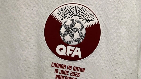 Qatar se queda con 10 jugadores ante Canadá en la Copa Mundial de la FIFA™