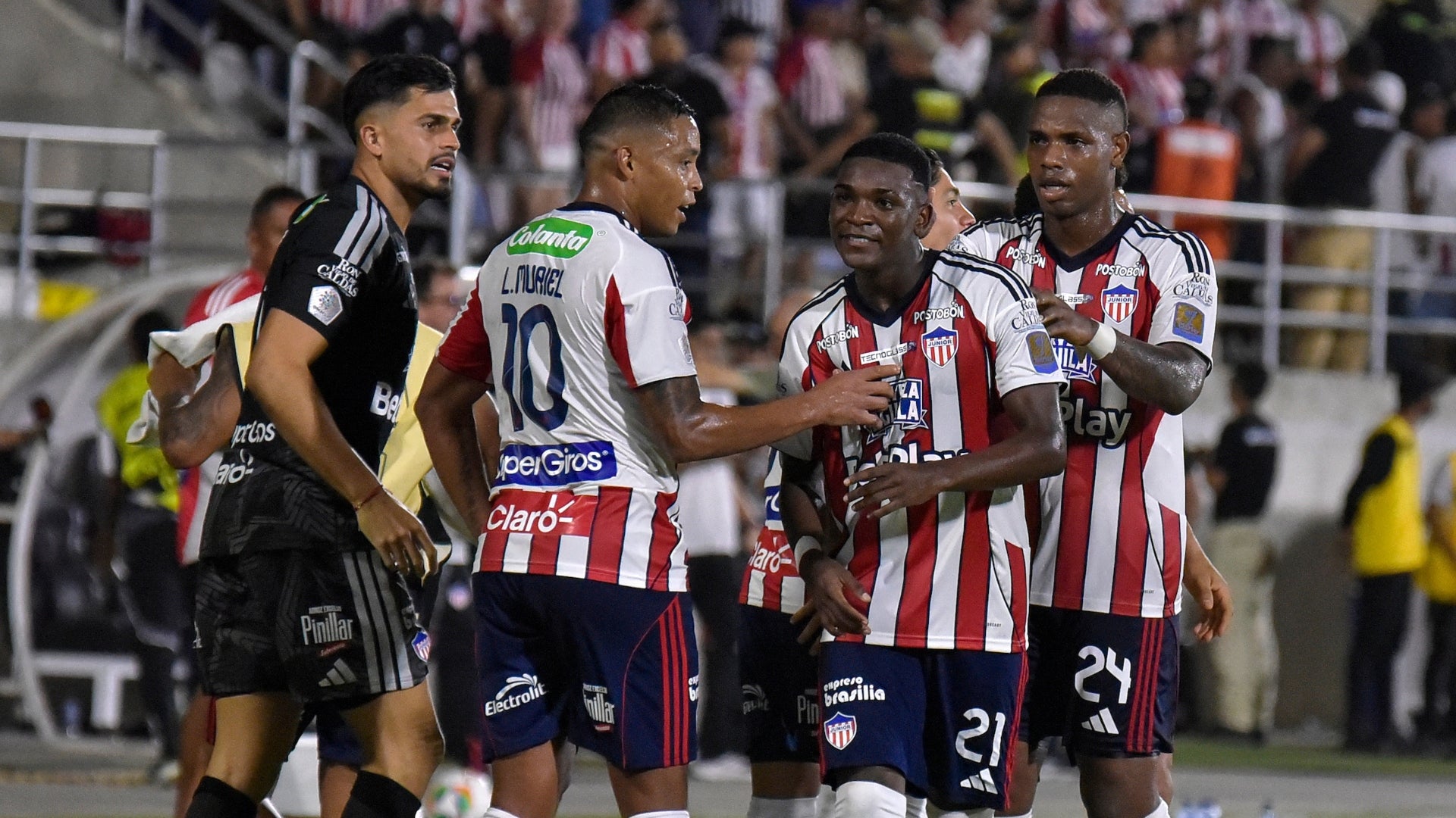 Si llega Duván Vergara, ¿Quién se iría de Junior de Barranquilla? - VizzorImage