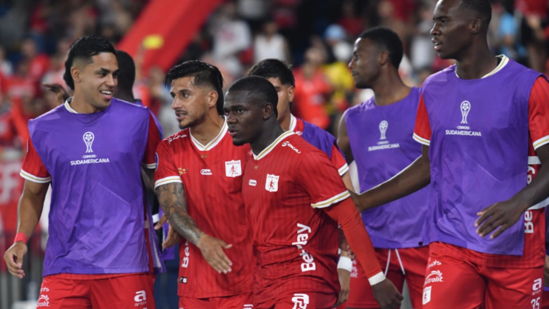 América de Cali se renueva con el anuncio de su segundo fichaje - VizzorImage